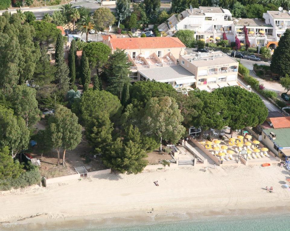 Hotel De La Plage Le Lavandou Exteriör bild